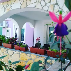  Apartman Ema & Sea Apartment's